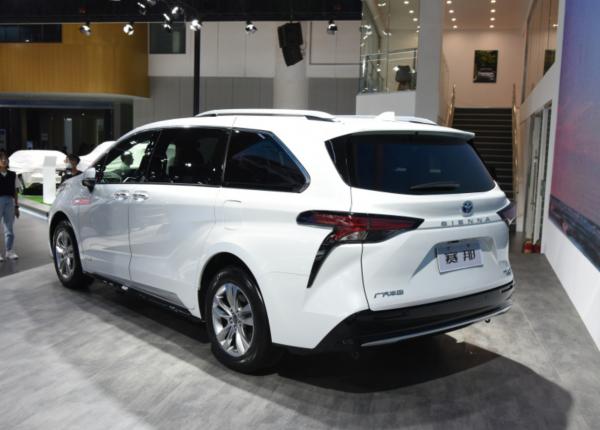 未賣先火,全系2.5L混動,豐田賽那預售32萬起 未賣先火,全系2.5L混動,豐田賽那預售32萬起