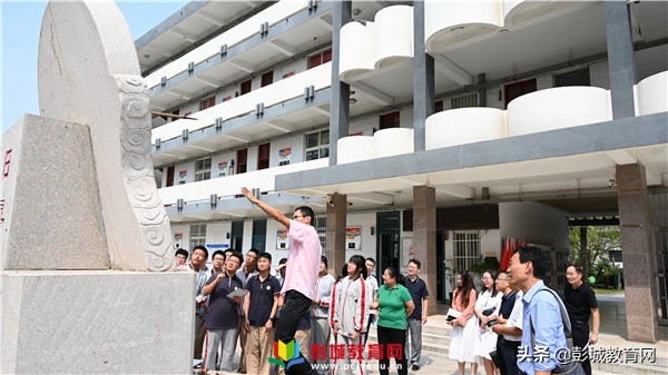 市區領導蒞臨大許中學對學校省地理實踐力課程基地建設進行指導 市區領導蒞臨大許中學對學校省地理實踐力課程基地建設進行指導