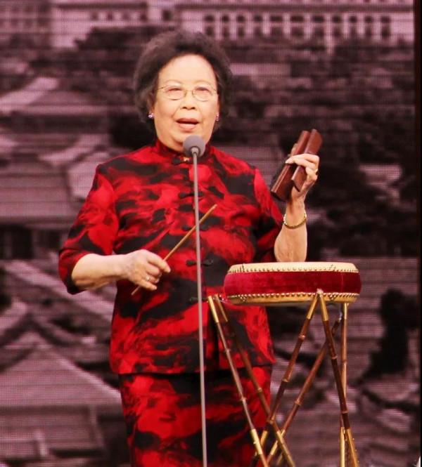 13歲唱梅花大鼓養家，92歲仍登臺演唱，花五寶如今已近百歲高齡