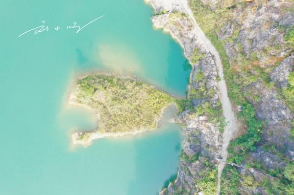 重慶驚現一處“心形”礦坑,隱藏在巴南深山,荒廢已久卻突變網紅 重慶驚現一處“心形”礦坑,隱藏在巴南深山,荒廢已久卻突變網紅