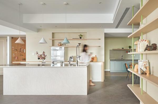 她畢業8年，把新家裝修成自己喜歡的樣子，不去相親也不考慮結婚