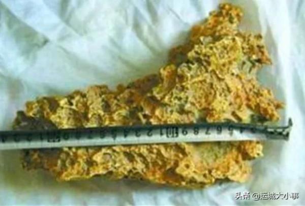 內蒙古一拾荒老人，撿到1袋子鐵棍，賣了12000元，卻錯失了3個億