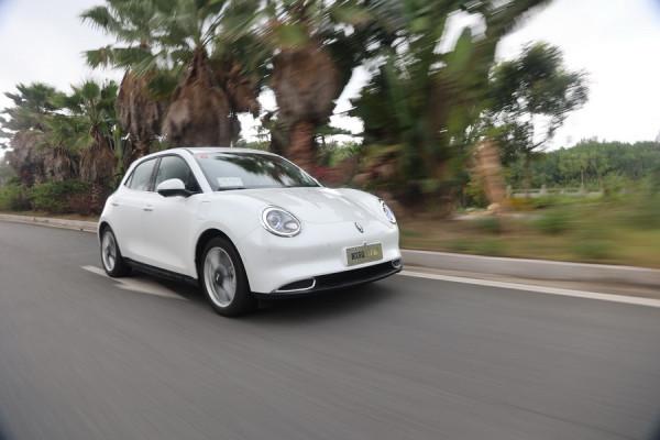 試駕尤拉好貓 最愛女人的車型,外形顏值高,智慧配置表現不俗 試駕尤拉好貓 最愛女人的車型,外形顏值高,智慧配置表現不俗