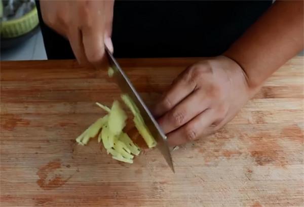 想吃刀削麵不用出去吃，手把手教你在家做出來，勁道爽滑，超簡單