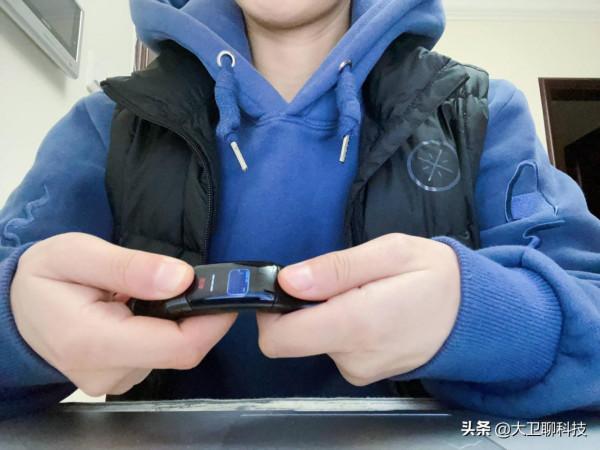 心電、血壓都能監測的手環，dido Y2上手：足夠實用才不會被閒置