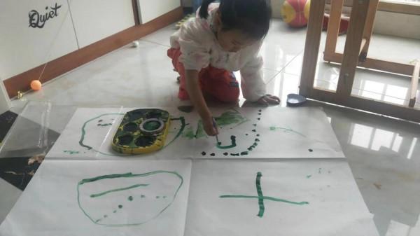 斷舍離之前,盤點一下女兒兩年多的畫作 斷舍離之前,盤點一下女兒兩年多的畫作