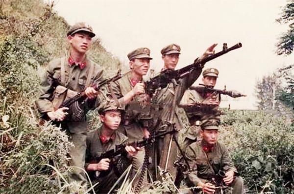 對越自衛反擊戰：“黃繼光式的戰鬥英雄”楊朝芬，轉業之後怎樣了