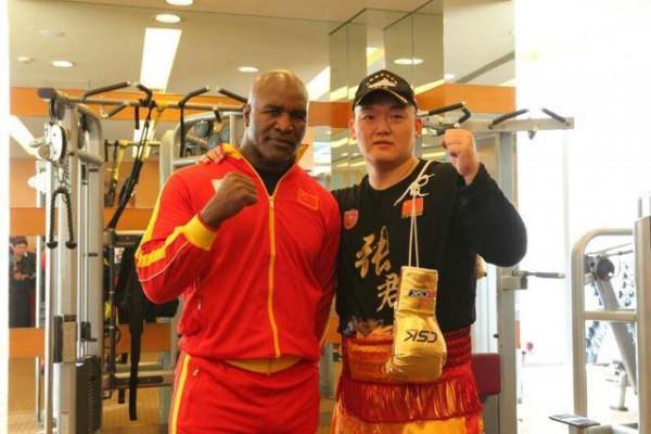 泰森富里和烏西克懸了！張君龍已掌握最新情報，有望KO兩大拳王