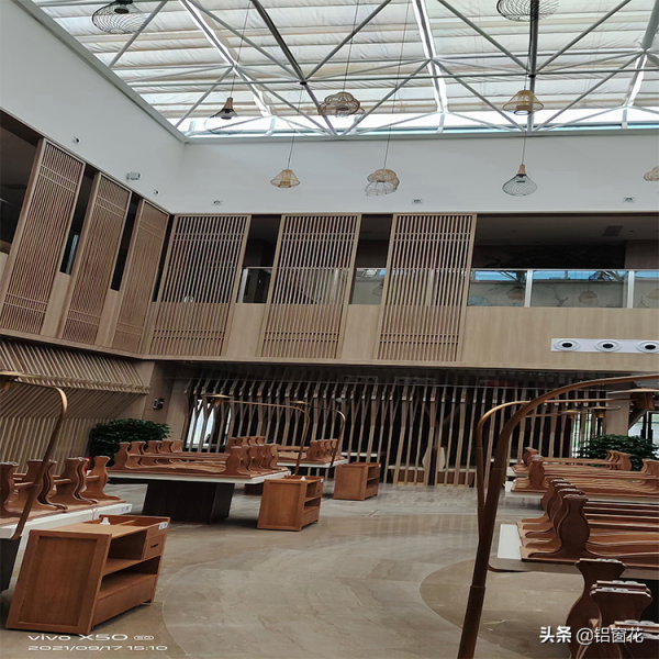 藝術裝飾金屬鋁合金屏風