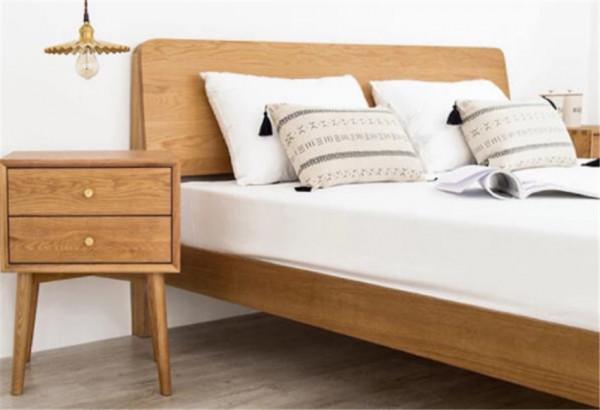 扔掉臥室笨重床頭櫃吧，佔地又土醜！現在流行這樣設計，美觀實用