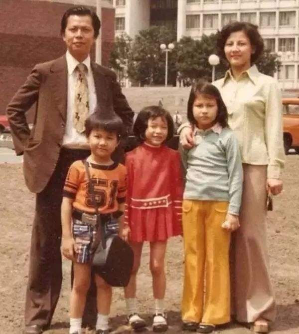 “王寶釧”沒等來“薛平貴”,5位男人傾心於她,年過半百仍未婚 “王寶釧”沒等來“薛平貴”,5位男人傾心於她,年過半百仍未婚