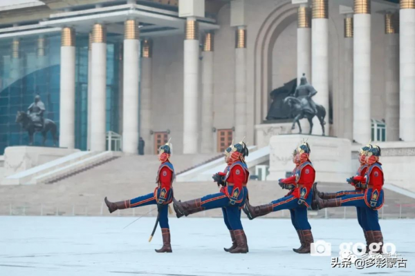 新年第一天蒙古國舉行隆重的升國旗儀式