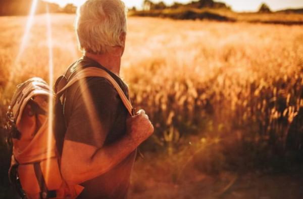 人到晚年,兄弟姐妹家走一圈才明白,誰老誰可憐 人到晚年,兄弟姐妹家走一圈才明白,誰老誰可憐