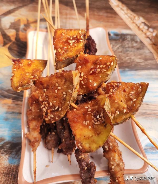 從環境餐具炸串主食上並沒有懷舊感覺，為啥叫懷舊炸串