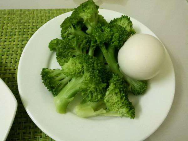 《BBC》揭露健康飲食真相:水煮西蘭花沒營養,油煎雞蛋更健康? 《BBC》揭露健康飲食真相:水煮西蘭花沒營養,油煎雞蛋更健康?