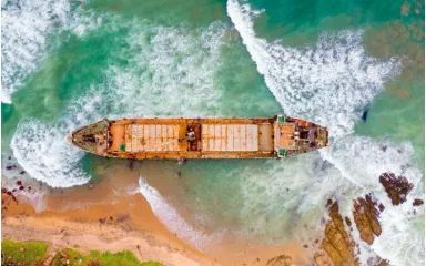 看!這艘海上擱淺船,馬上變身浮動豪華餐廳啦 看!這艘海上擱淺船,馬上變身浮動豪華餐廳啦