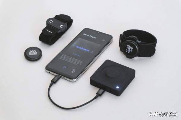 無線可穿戴感測器使用運動來播放或控制音樂 無線可穿戴感測器使用運動來播放或控制音樂