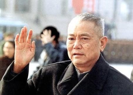 1988年,11位大軍區司令員同框,群雄薈萃之下誰能端坐C位? 1988年,11位大軍區司令員同框,群雄薈萃之下誰能端坐C位?