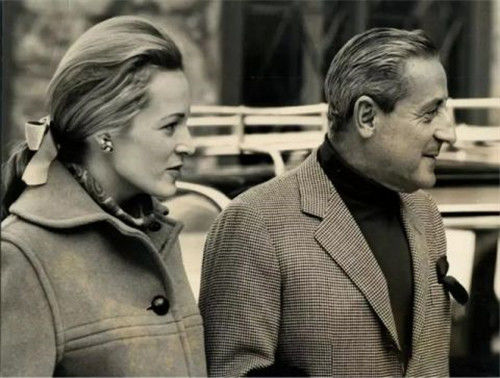 她獨自繼承了船王父親的全部遺產，卻四婚四離，38歲死於自家浴缸