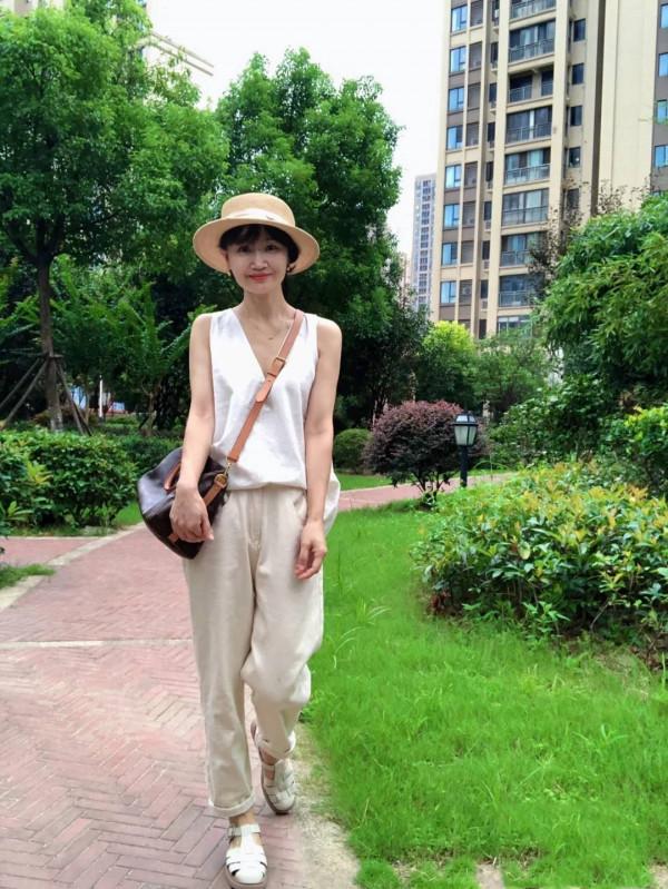 會不會打扮，一眼就能看出來！這位150+的中年博主，穿衣太優雅