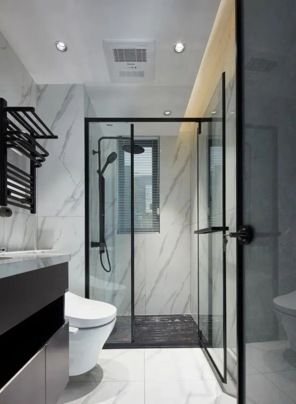 83平米現代三居室，全屋以黑白灰為主，打造出時尚有氣質的居室