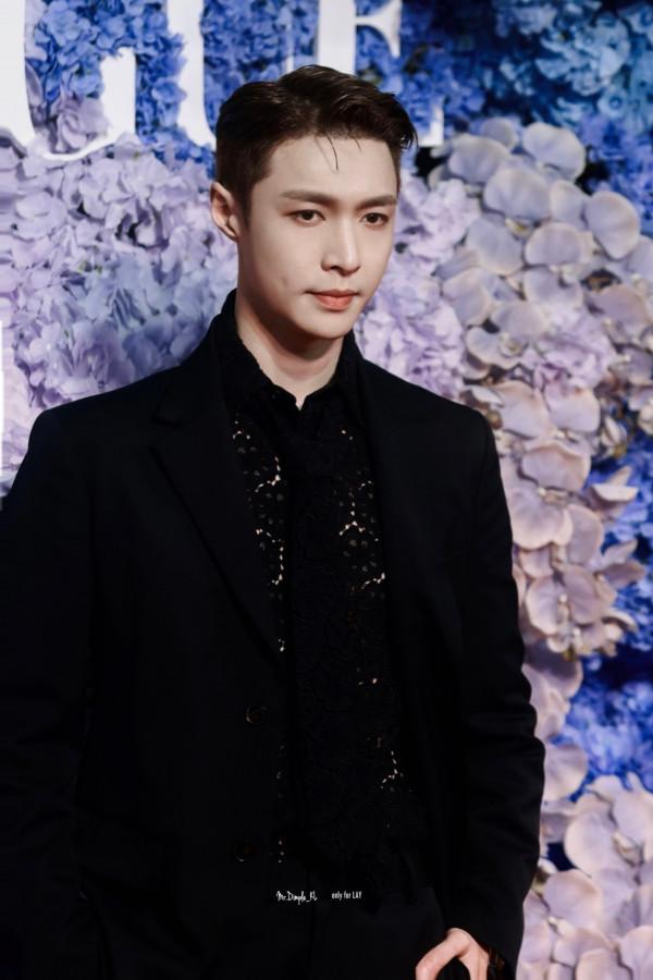 知名時尚雜誌舉辦盛典,個別明星耍大牌拒絕出場,楊冪宋茜救場 知名時尚雜誌舉辦盛典,個別明星耍大牌拒絕出場,楊冪宋茜救場