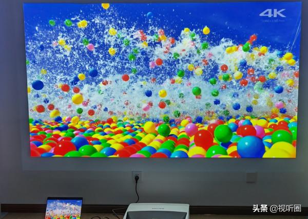 奇遇理光PJ RW5500UST超短焦鐳射投影：高亮體驗，商務居家多相宜