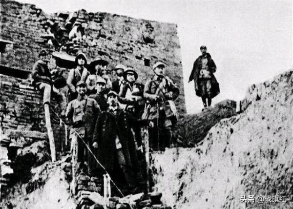 八路軍團長被俘，做苦工2個月後逃回，鄧政委親自談話