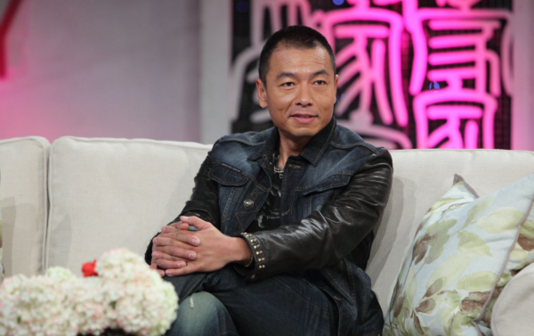 硬漢王挺：父母離異有淚，38歲幫爸爸還完債後，父子倆抱頭痛哭