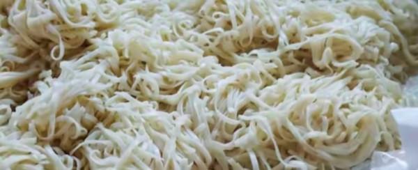 山東任性大爺只賣一碗麵，脾氣臭，無服務，19元一碗搶著吃