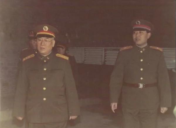 他曾任南京軍區司令、42軍軍長，和于永波上將是好搭檔，活到83歲