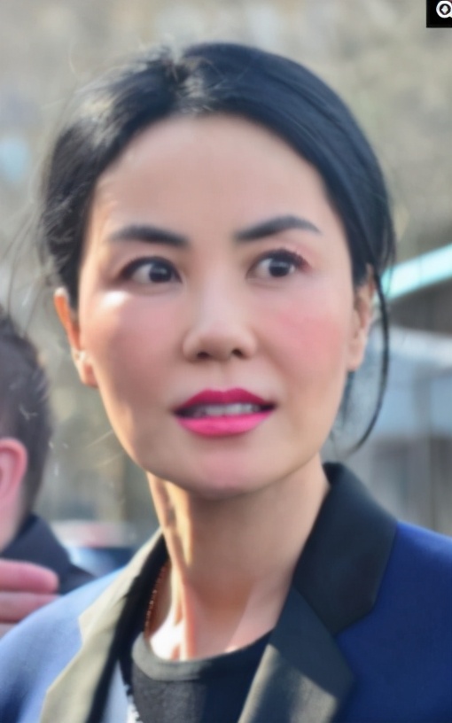 路人抓拍到的王菲,盡顯老態,網友:看來謝霆鋒是真愛 路人抓拍到的王菲,盡顯老態,網友:看來謝霆鋒是真愛