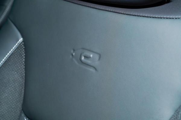 新車 | 售價33.98萬元，2022款Jeep大指揮官PHEV定製版上市