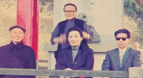 孔令俊招親:梳著大背頭、穿旗袍搭高跟鞋約會胡宗南,結果如何? 孔令俊招親:梳著大背頭、穿旗袍搭高跟鞋約會胡宗南,結果如何?