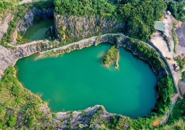 重慶巴南“發現”廢棄礦坑,翡翠色美得讓人心醉,遊客極少 重慶巴南“發現”廢棄礦坑,翡翠色美得讓人心醉,遊客極少