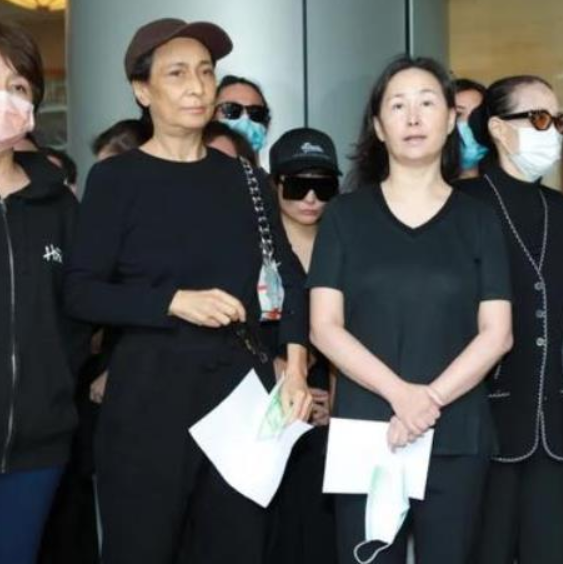 賭王長女何超英：從“最美千金”到“精神失常”，是誰害了她？