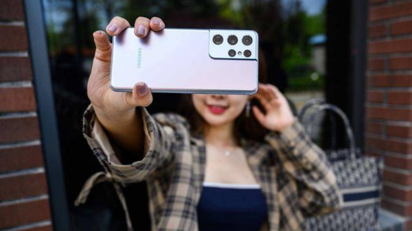 三星高階機很無奈，時隔一年降價2100元，值不值得入手？