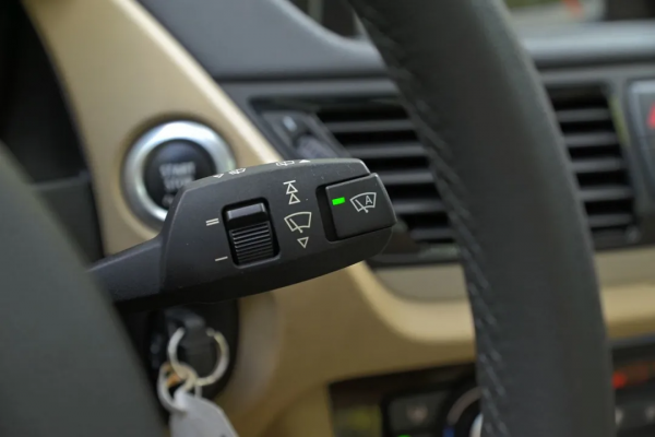 十萬買二手SUV寶馬X1,人車合一,到手即開 十萬買二手SUV寶馬X1,人車合一,到手即開