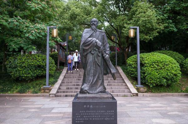 贛州鬱孤臺,坐落在131米高的賀蘭山上,1000多年前就十分出名 贛州鬱孤臺,坐落在131米高的賀蘭山上,1000多年前就十分出名