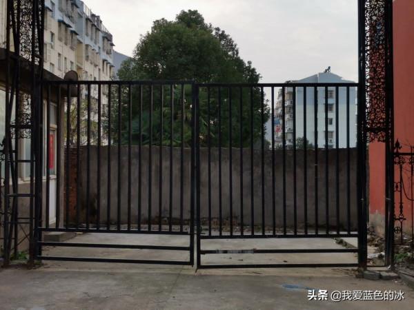 這裡原本不是門，走的人多了，也便成了門