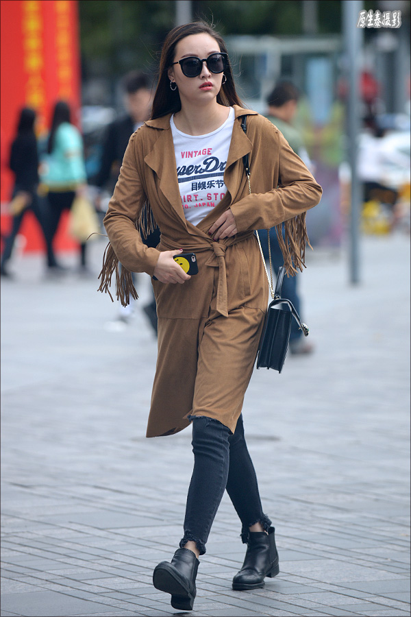 深秋街頭，流動的時裝秀