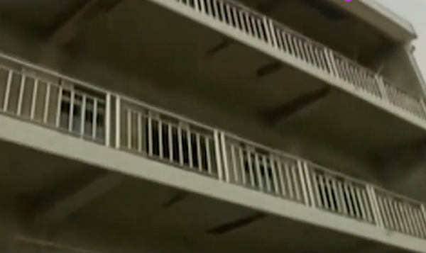 丈夫“死”後妻子改嫁，10年後“亡夫”找上門：老婆房子都是我的