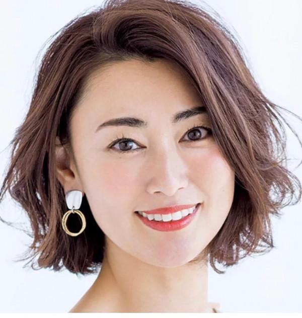 適合50歲大圓臉女人的髮型，選擇適合自己的髮型，才更顯年輕