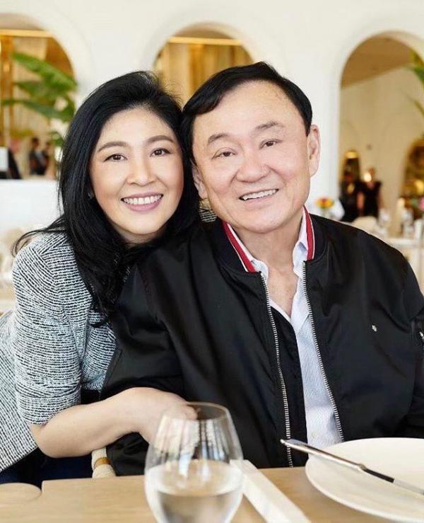 54歲英拉穿粉衣扮嫩,同框比美贏小24歲不丹王后,哥哥始終守護她 54歲英拉穿粉衣扮嫩,同框比美贏小24歲不丹王后,哥哥始終守護她