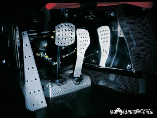 「 硬核教程 」認真講，如何評判一臺車的“驅動性”？