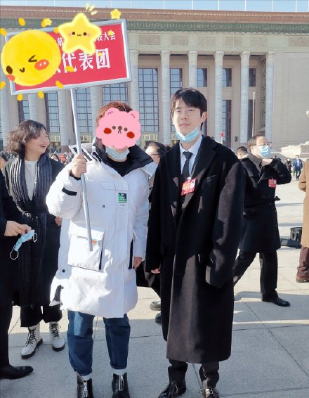 文代會正式開幕！靳東陳道明人氣高，佟麗婭周濤同框，康輝顯低調