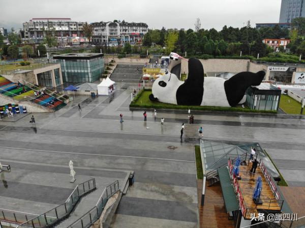 “大黃鴨之父”在中國建了座全球最重大熊貓雕塑:130噸重26米長 “大黃鴨之父”在中國建了座全球最重大熊貓雕塑:130噸重26米長