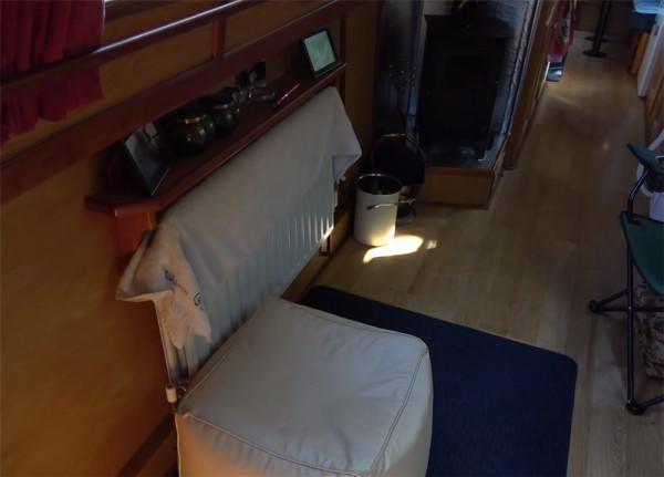 52歲的他放棄一切，住進33㎡“房船”中漂泊流浪，一晃已生活5年