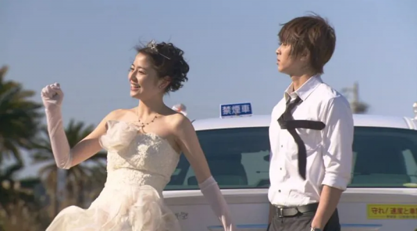 年輕人不結婚，商家“動手”了