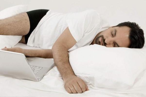 為什麼晚上睡覺時不能“頭朝西，腳朝東”？究竟是不是迷信？